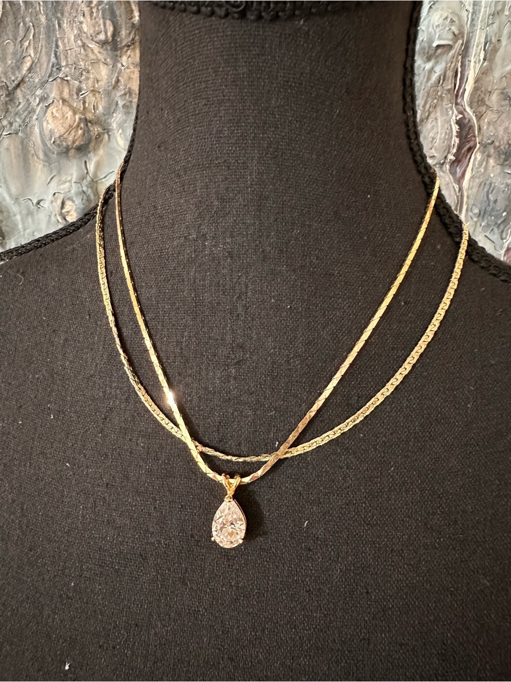 ⭐️ Vintage 80’s Goldtone Crystal Pendant Necklace and extra chain. NOT GOLD